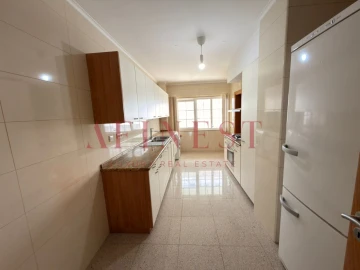 Apartamento T3 para Arrendamento em Cascais e Estoril