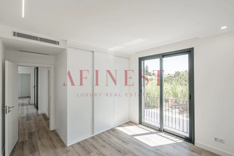 Moradia T4 para Venda em Carcavelos e Parede Foto 26