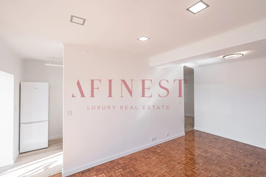 Apartamento T4 para Arrendamento em Almada, Cova da Piedade, Pragal e Cacilhas Foto 9