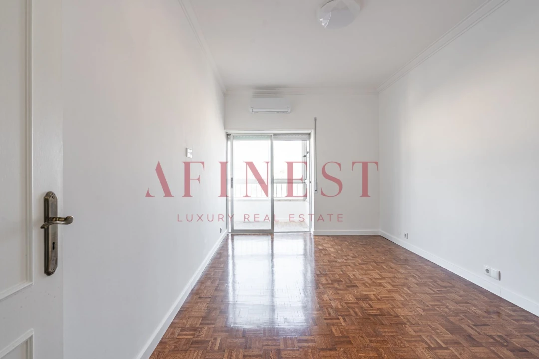 Apartamento T4 para Arrendamento em Almada, Cova da Piedade, Pragal e Cacilhas Foto 16