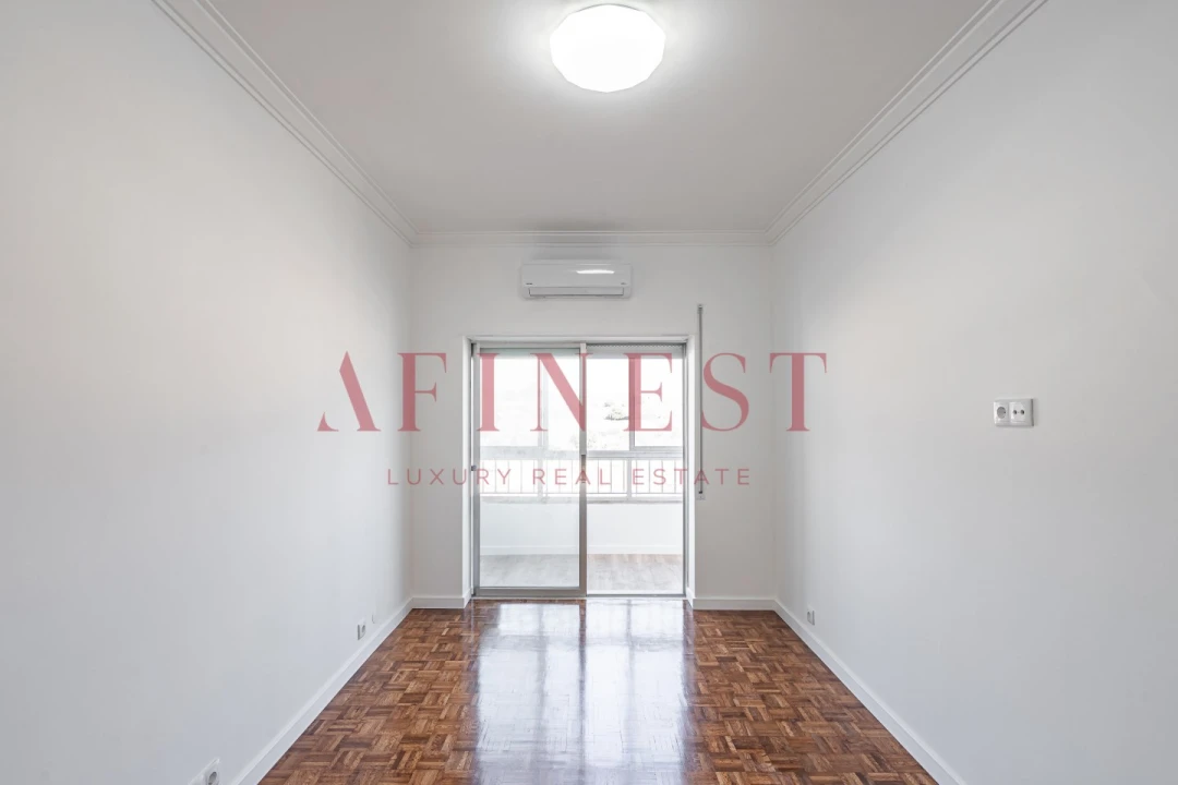 Apartamento T4 para Arrendamento em Almada, Cova da Piedade, Pragal e Cacilhas Foto 23