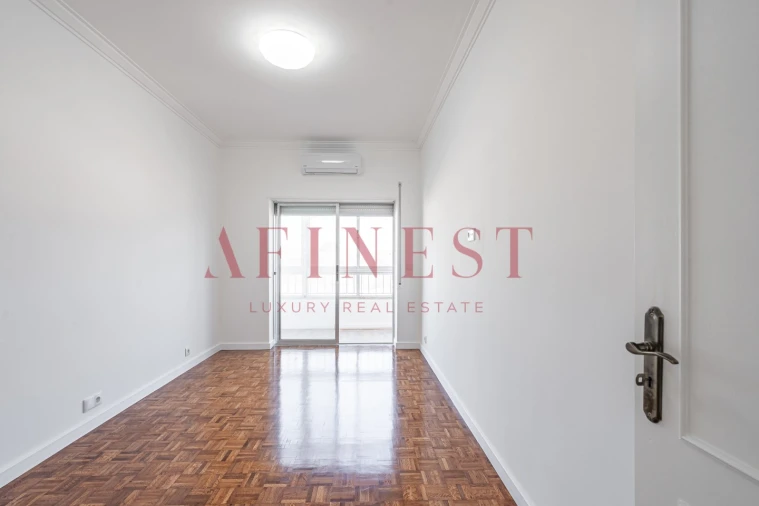 Apartamento T4 para Arrendamento em Almada, Cova da Piedade, Pragal e Cacilhas Foto 20