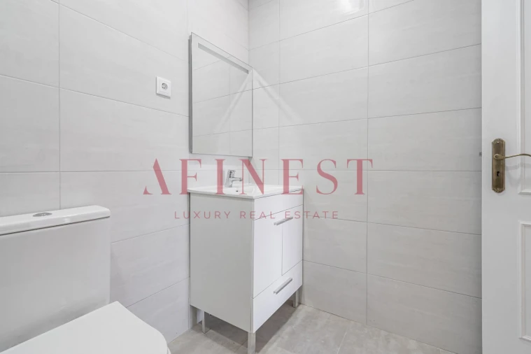 Apartamento T4 para Arrendamento em Almada, Cova da Piedade, Pragal e Cacilhas Foto 27