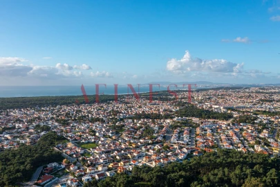 Moradia T5 para Venda em Charneca de Caparica e Sobreda