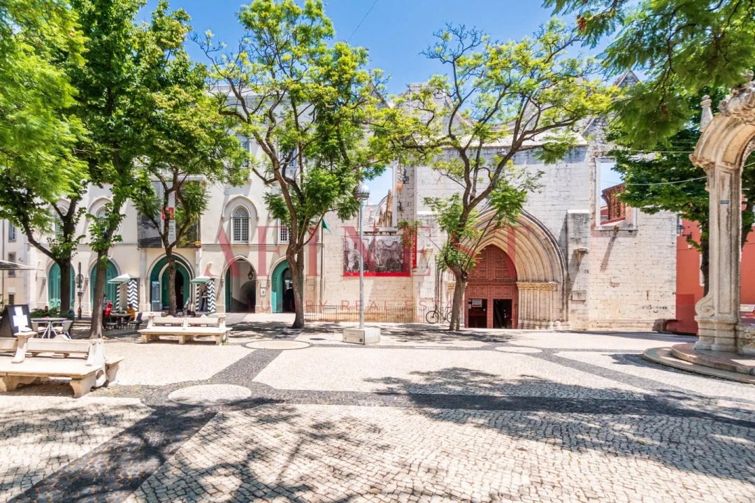 Apartamento T2 para Venda em Santa Maria Maior Foto 51