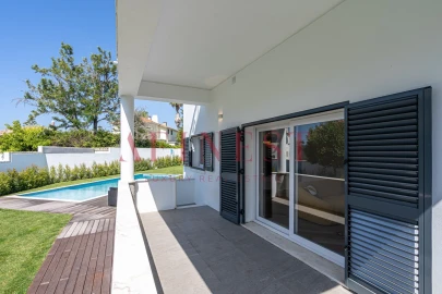 Moradia T8 para Venda em Cascais e Estoril