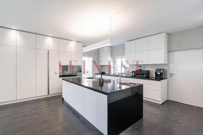 Moradia T8 para Venda em Cascais e Estoril