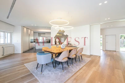 Moradia T8 para Venda em Cascais e Estoril