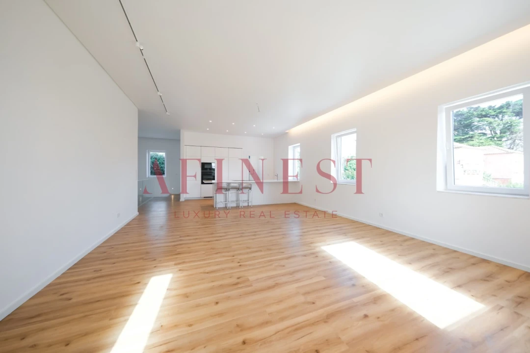 Apartamento T3 para Arrendamento em Carcavelos e Parede Foto 1