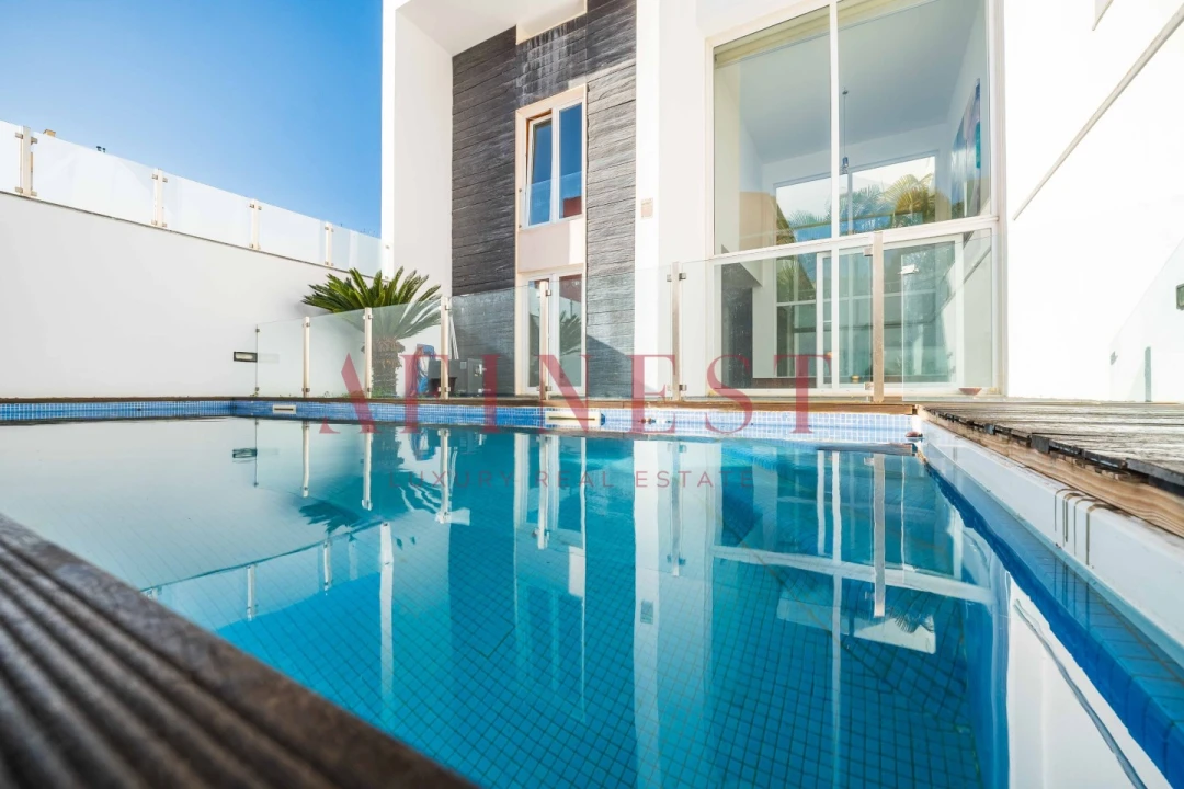 Moradia T4 para Arrendamento em Carcavelos e Parede Foto 1