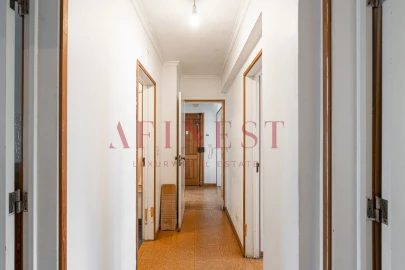 Apartamento T3 para Venda em Carcavelos e Parede