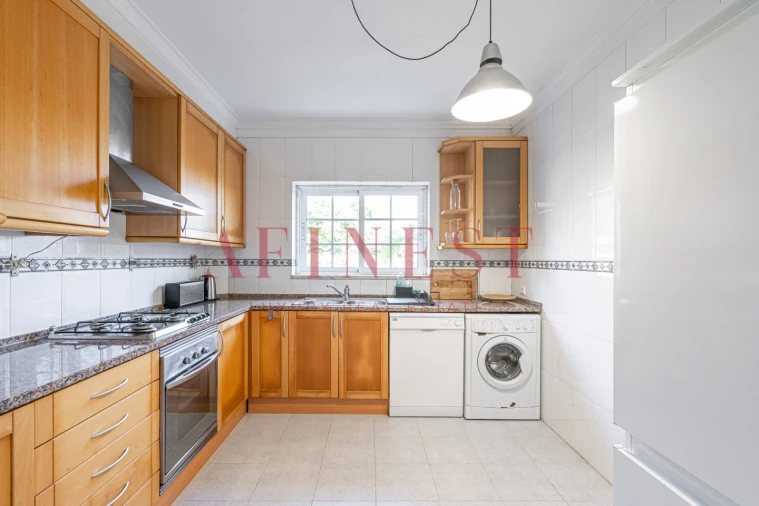 Apartamento T2 para Arrendamento em Santa Maria e São Miguel, São Martinho, São Pedro Penaferrim Foto 16