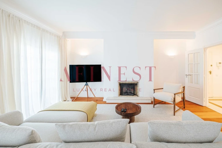 Apartamento T3 para Arrendamento em Santa Maria e São Miguel, São Martinho, São Pedro Penaferrim