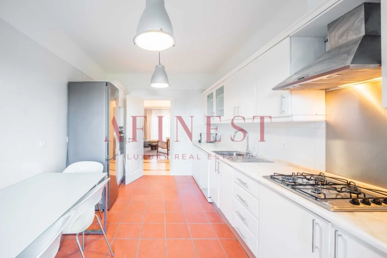 Apartamento T3 para Arrendamento em Santa Maria e São Miguel, São Martinho, São Pedro Penaferrim Foto 16