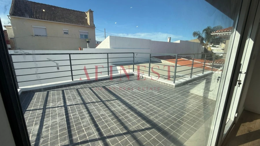Moradia T3 para Venda em Charneca de Caparica e Sobreda Foto 11