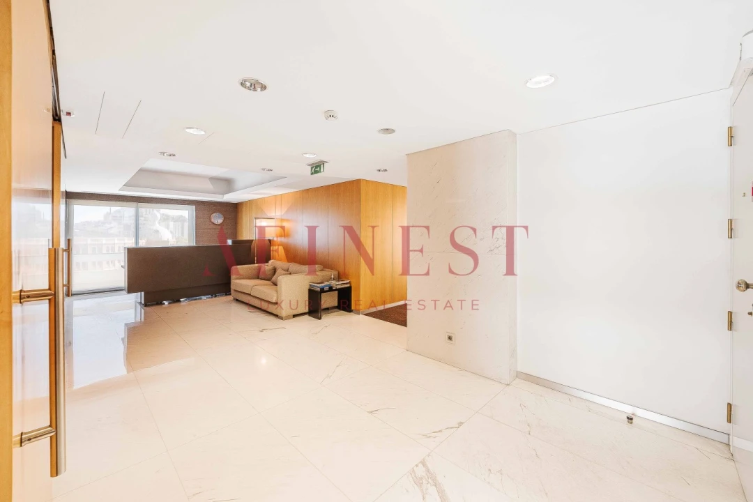 Apartamento T6 para Venda em Avenidas Novas Foto 5