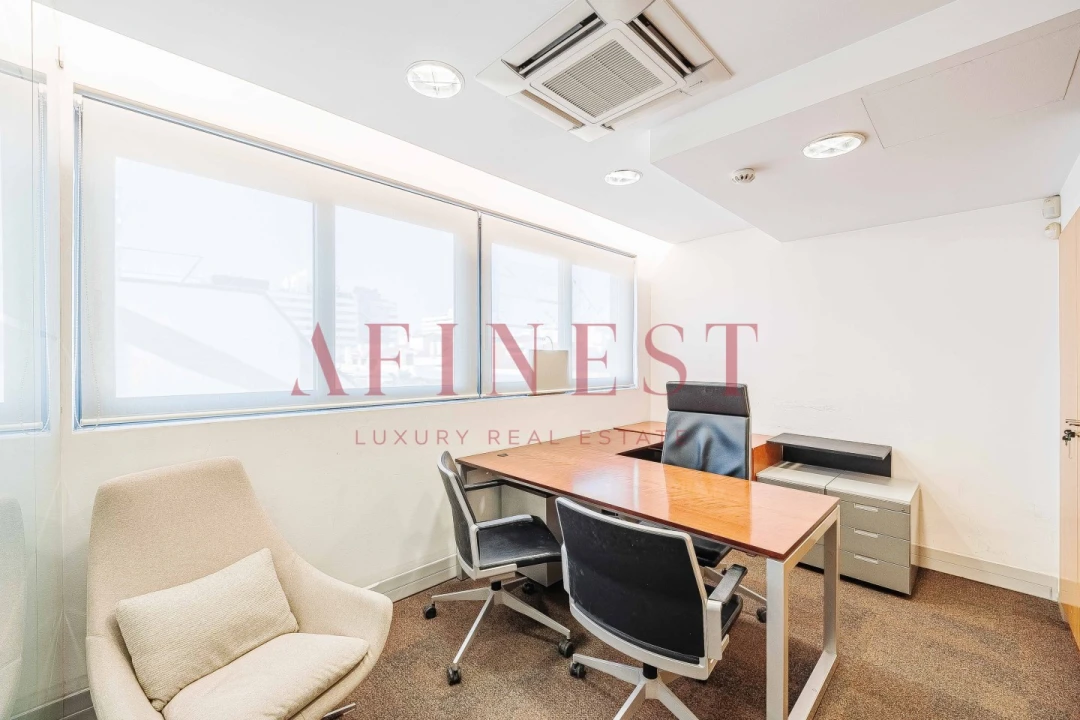 Apartamento T6 para Venda em Avenidas Novas Foto 23
