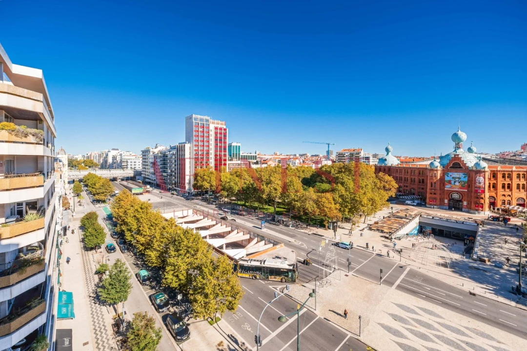 Apartamento T6 para Venda em Avenidas Novas Foto 3