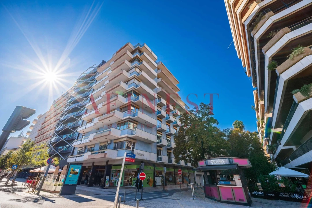 Apartamento T6 para Venda em Avenidas Novas Foto 53