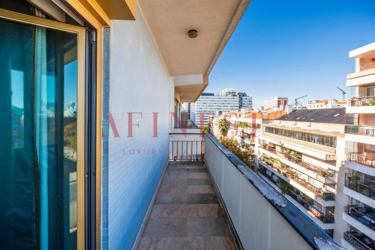 Apartamento T6 para Venda em Avenidas Novas Foto 47