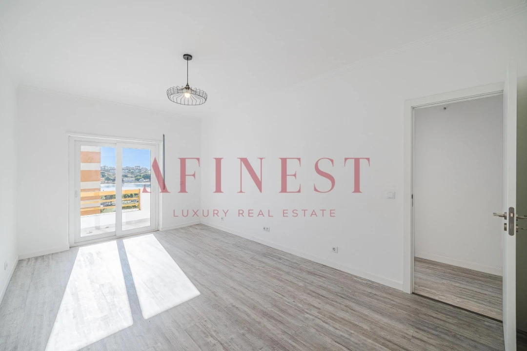Apartamento T2 para Venda em Amora Foto 6