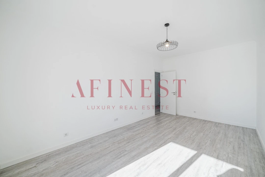 Apartamento T2 para Venda em Amora Foto 8