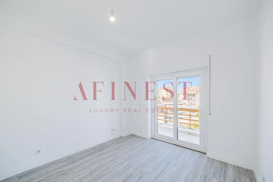 Apartamento T2 para Venda em Amora Foto 10