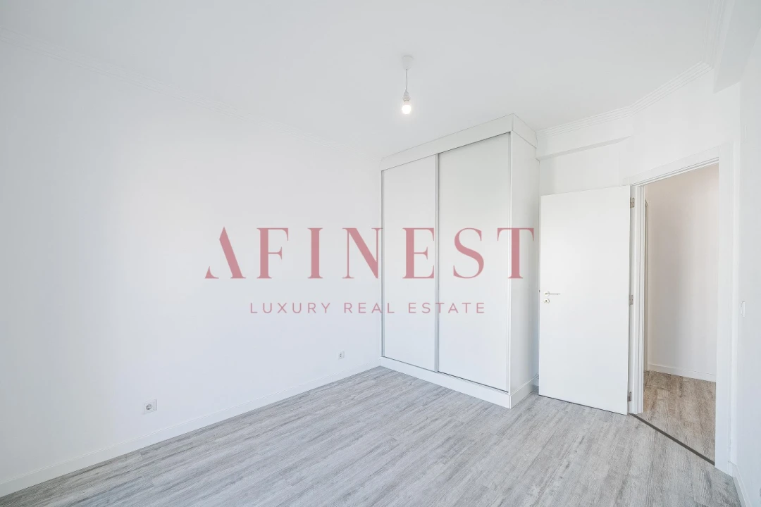 Apartamento T2 para Venda em Amora Foto 11