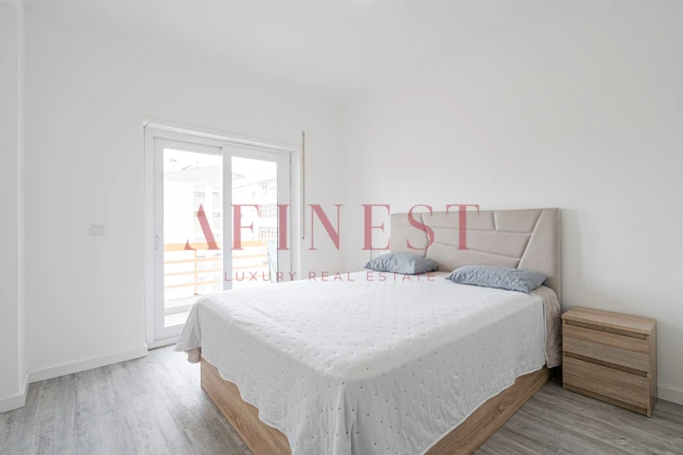 Apartamento T2 para Venda em Amora Foto 16