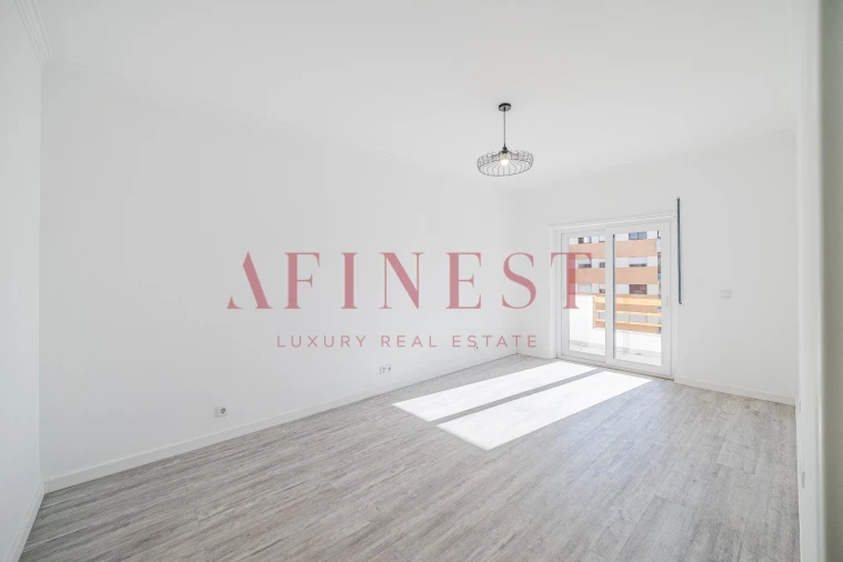 Apartamento T2 para Venda em Amora Foto 5