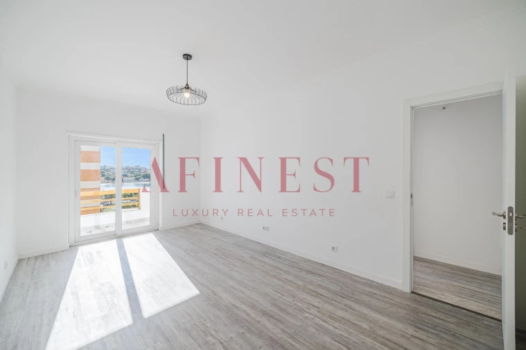 Apartamento T2 para Venda em Amora Foto 6