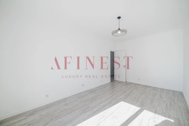 Apartamento T2 para Venda em Amora Foto 8
