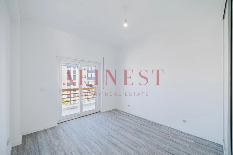 Apartamento T2 para Venda em Amora Foto 9