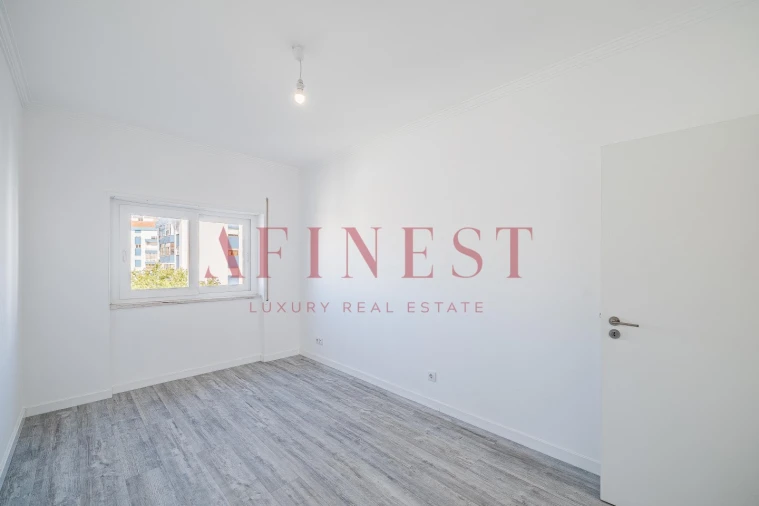 Apartamento T2 para Venda em Amora Foto 13