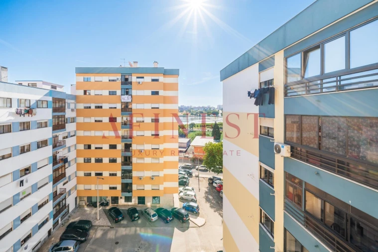 Apartamento T2 para Venda em Amora Foto 34