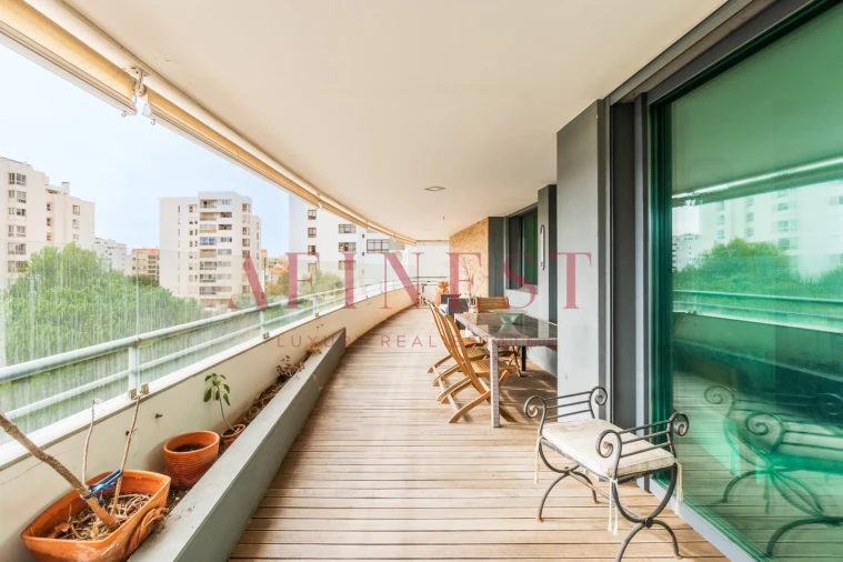 Apartamento T3 para Venda em Cascais e Estoril Foto 3