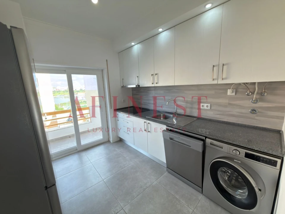 Apartamento T2 para Arrendamento em Amora Foto 1