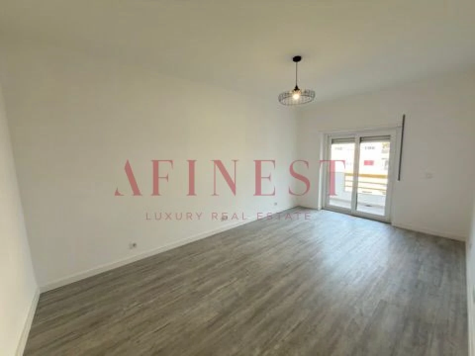 Apartamento T2 para Arrendamento em Amora Foto 7