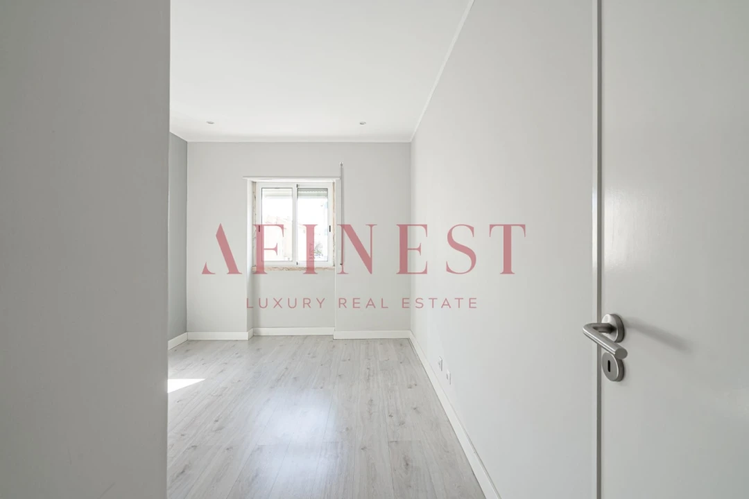 Apartamento T2 para Arrendamento em São Domingos de Rana Foto 10