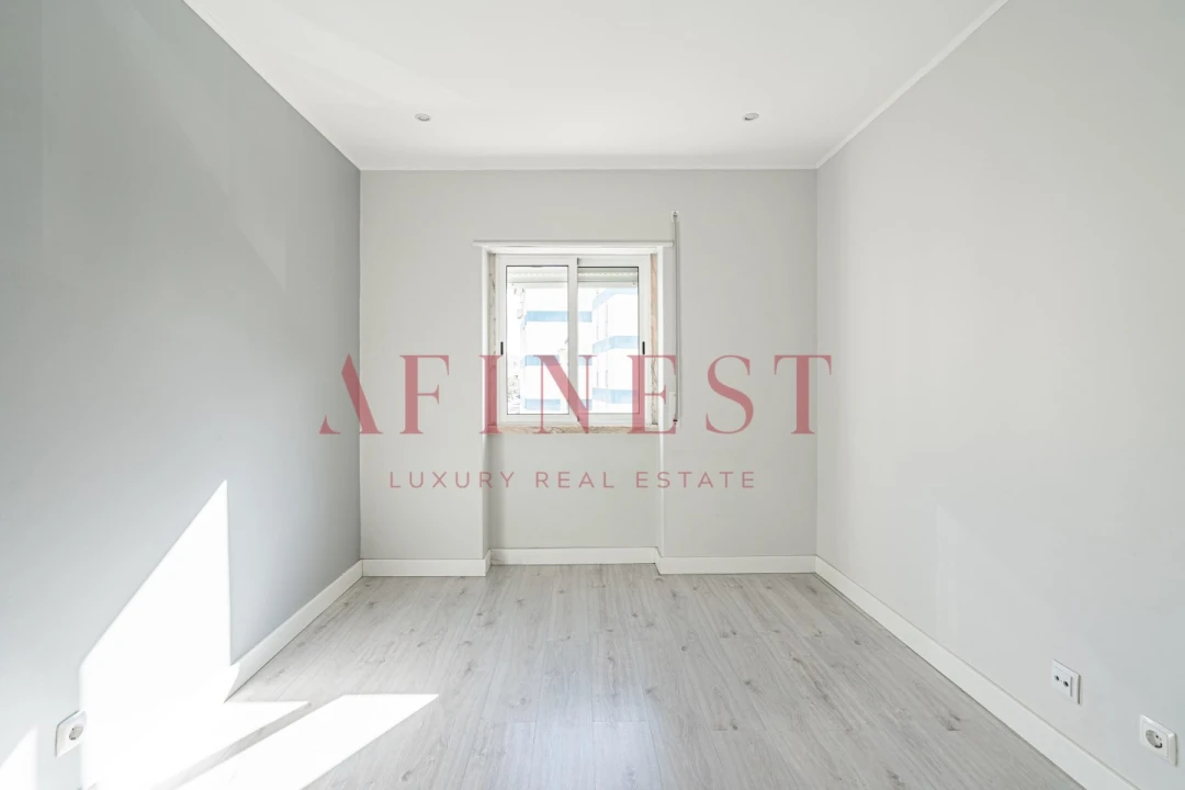 Apartamento T2 para Arrendamento em São Domingos de Rana Foto 11