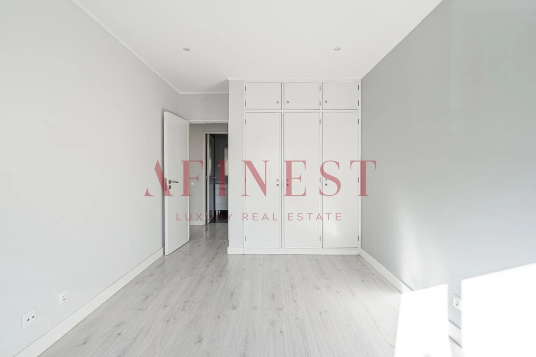 Apartamento T2 para Arrendamento em São Domingos de Rana Foto 12