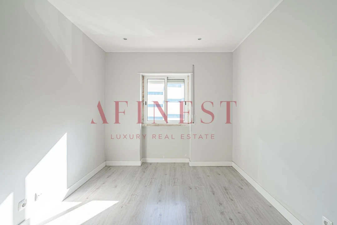 Apartamento T2 para Arrendamento em São Domingos de Rana Foto 14