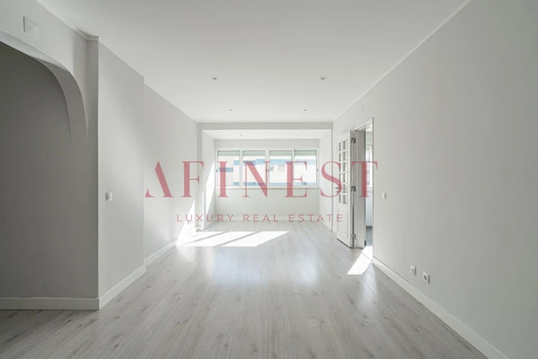 Apartamento T2 para Arrendamento em São Domingos de Rana Foto 2