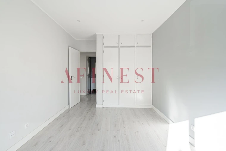 Apartamento T2 para Arrendamento em São Domingos de Rana Foto 12