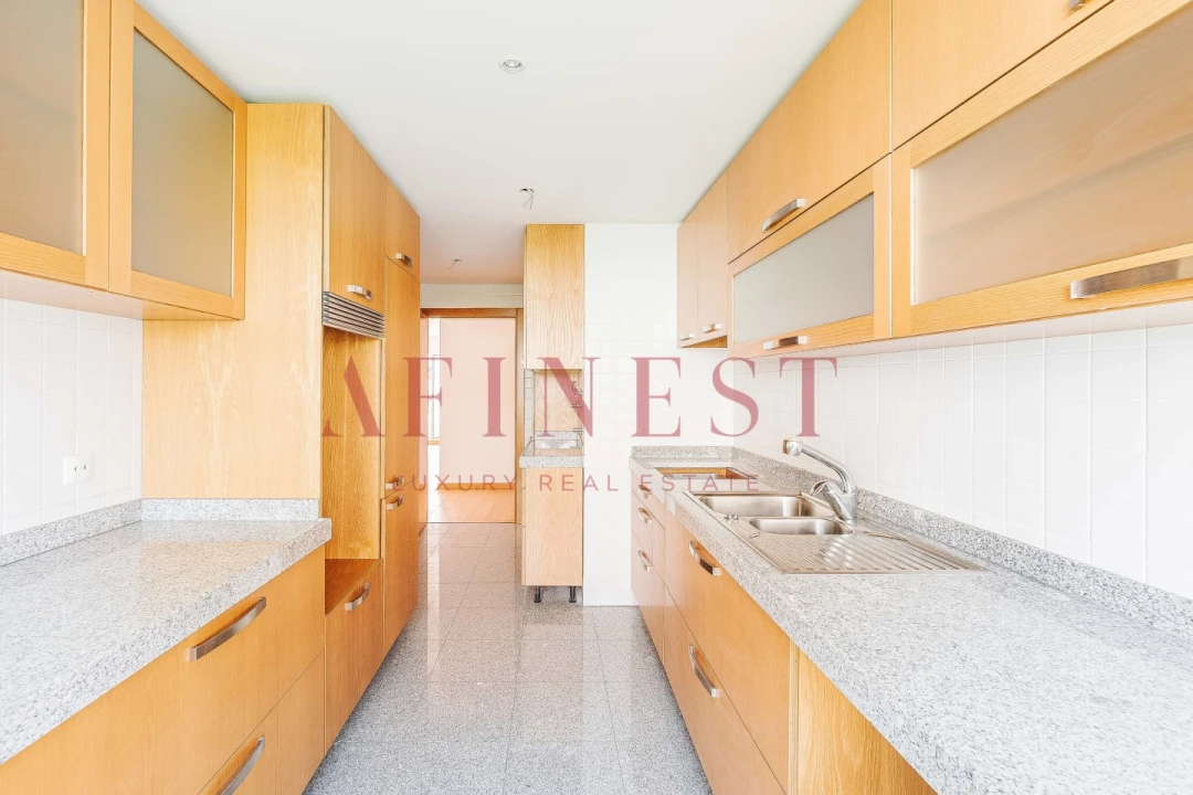 Apartamento T4 para Venda em Carcavelos e Parede Foto 1