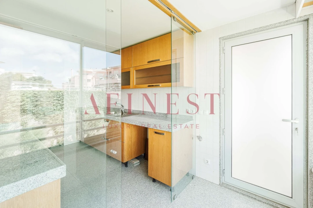 Apartamento T4 para Venda em Carcavelos e Parede Foto 17