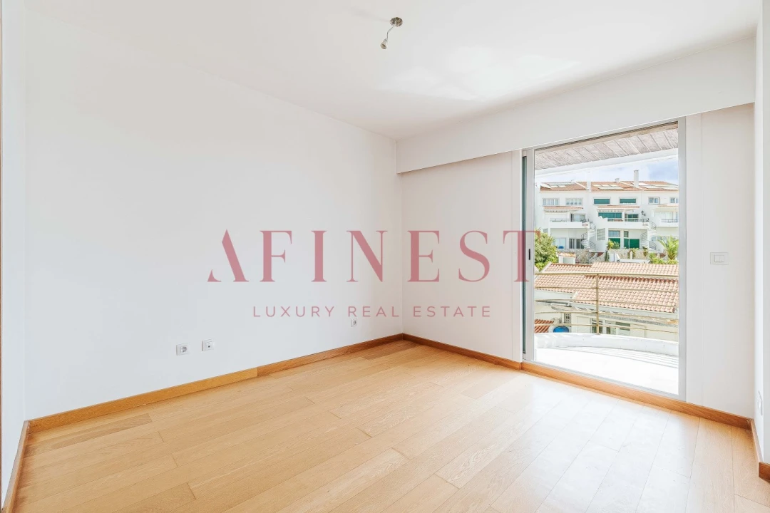 Apartamento T4 para Venda em Carcavelos e Parede Foto 18