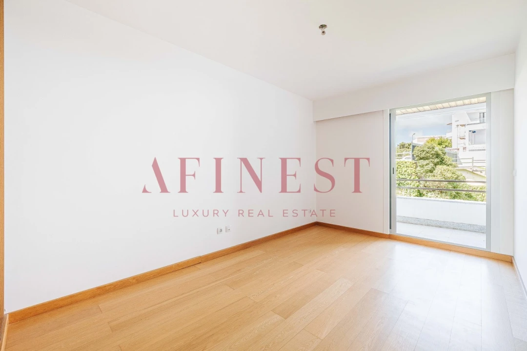 Apartamento T4 para Venda em Carcavelos e Parede Foto 29