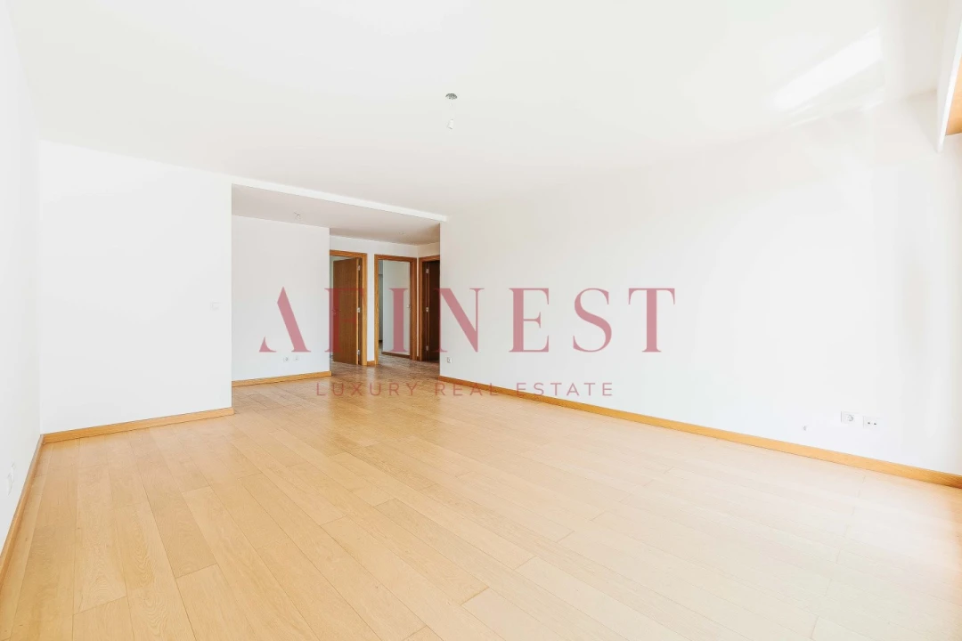 Apartamento T4 para Venda em Carcavelos e Parede Foto 38