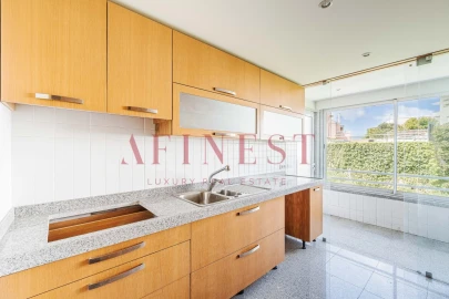 Apartamento T4 para Venda em Carcavelos e Parede
